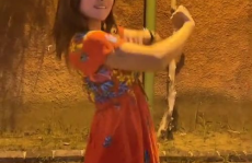 爱唱歌的小姐姐来了哦,爱唱歌的小姐姐倾情献艺
