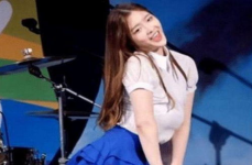 女生跳舞把胸跳出来,女生胸跳出来引发网络热议”